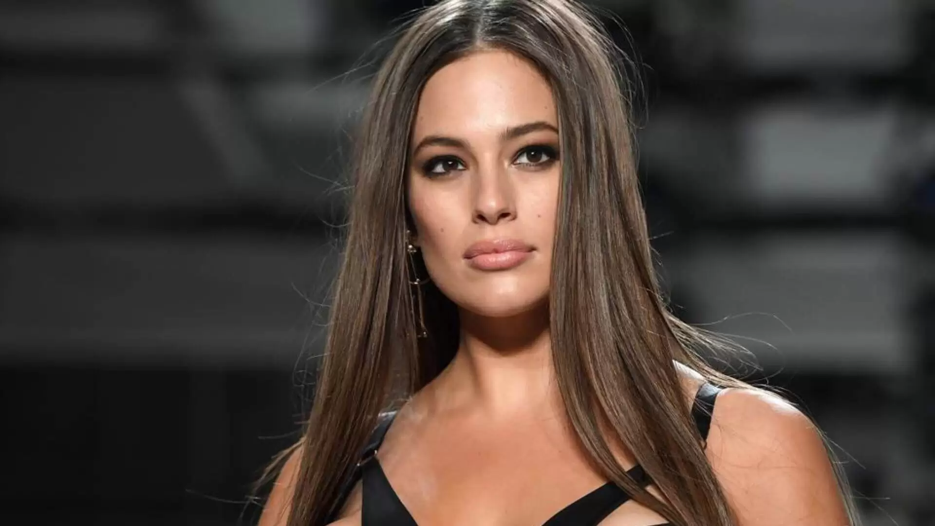 What does the body of plus-size model Ashley Graham look like after the second birth bold photos (1)