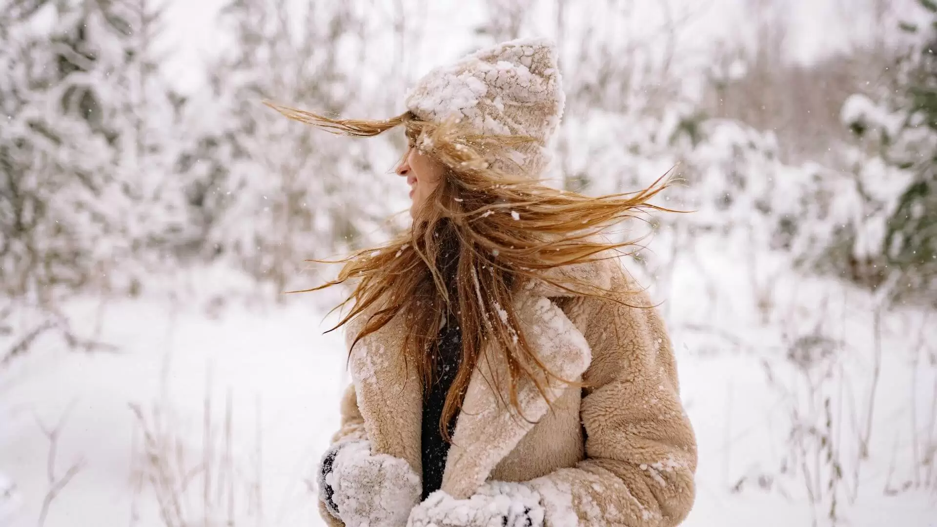 Heating, Cold, Humidity or Snow Elements That Are Harmful To Hair Health In Winter (1)