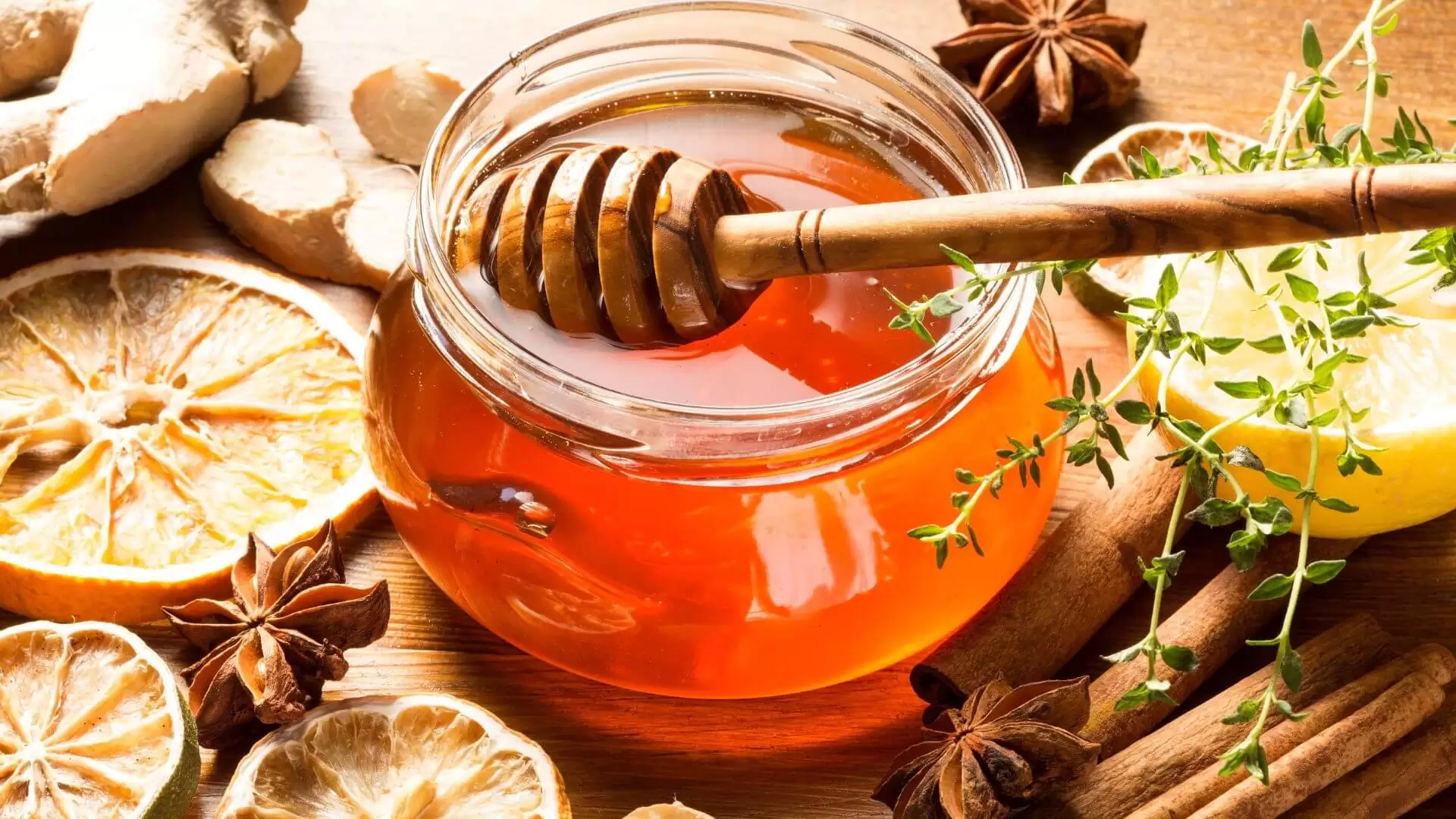 9 Surprising Health Benefits of Honey (1)