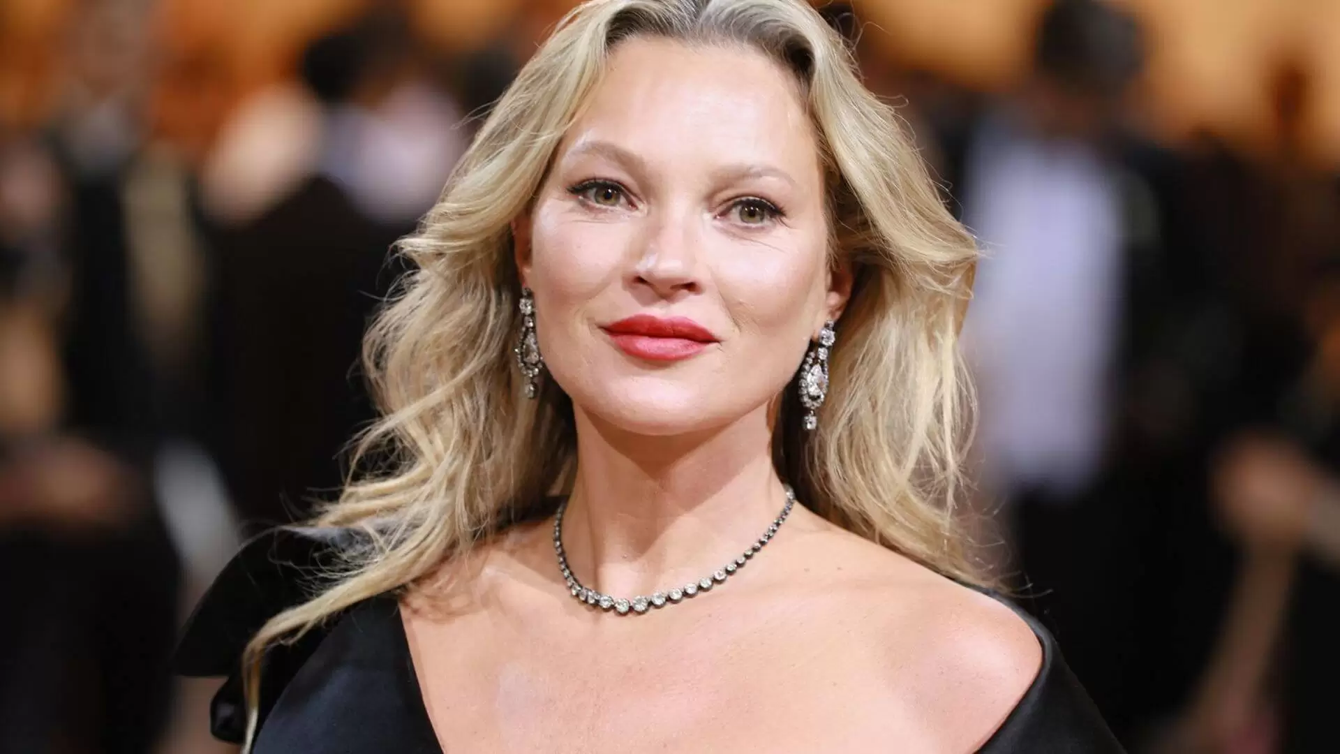 How to quickly save your face from signs of fatigue Kate Moss’s icy express method (1)